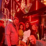 Shriya Saran Instagram - Congratulations @riyaazamlani @socialoffline Finally in Hyderabad. Yeahhhhhh @therahulaggarwal @suparnamoitra_ @deepti_rinks