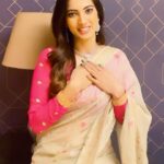 Shriya Tiwari Instagram - 100th episode coming soon! 😍 #reels #television #dailysoap #kamyabhardwaj #shriyatiwari #actor #100th #trending #trendingreels #viralreels #dhartiputranandini #nazaratv #share #viralvideos #viralreels