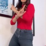 Shriya Tiwari Instagram - Groovy morning! 💃🏻 #reels #trendingreels #trending #explore #explorepage #groove #cute #red #love #sweet #viralreels #viralvideos #viral #instagood #happiness #christmas #santa #wish #shriyatiwari