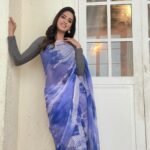 Shriya Tiwari Instagram - Ladkiya kitni simply khush hoti hain bas ek flare wali saree dedo aur wo khush! 🥰 #animal #saree #traditional #indian #dhartiputranandini #kamyabhardwaj #shriyatiwari #shriya #actor #viralreels #trending #trendingsongs #oldisgold #90s #bollywood #explorepage #weekend #love #slomo #beautiful