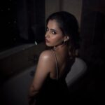 Shruthi Prakash Instagram - It doesn’t matter how dirty others play you. Karma has a big appetite these days. Move with pure intentions 🤗❤️ MUA @nikhila_artistry PC @framesbyadarsh #shrutiprakash #black #picture #pose #truth #beyou