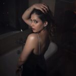 Shruthi Prakash Instagram - It doesn’t matter how dirty others play you. Karma has a big appetite these days. Move with pure intentions 🤗❤️ MUA @nikhila_artistry PC @framesbyadarsh #shrutiprakash #black #picture #pose #truth #beyou