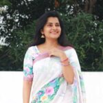 Shruthi Raj Instagram - Saree @shhaas_boutique2023 🤍🩷🤍🩷 *Wow collection* Premium quality linen cotton saree with digital print all over saree.. contrast digital print design blouse... *Fine quality* Book ur order soon...