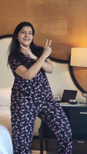 Shruthi Raj Instagram - FOR A TRENDING MUSIC❤️❤️❤️

#reelkarofeelkaro #reelsinstagram #trending