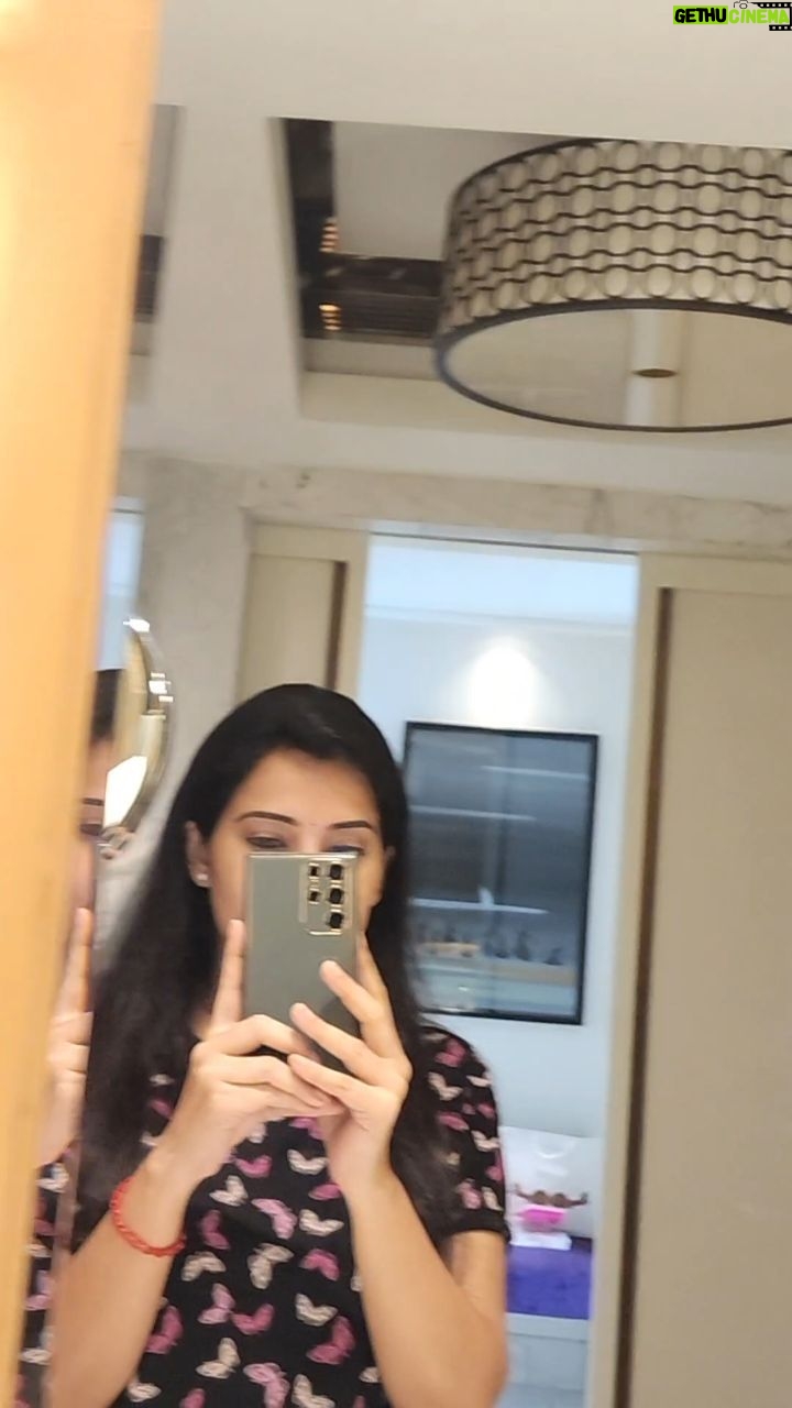 Shruthi Raj Instagram - This song is somewhere soooo close to my heart 🥰🥰🥰