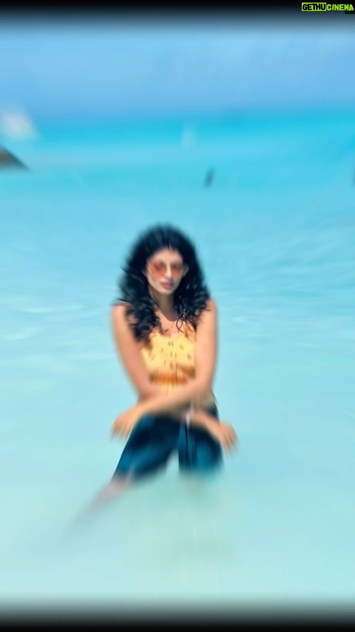 Shruthi Rajanikanth Instagram - And with this i am wrapping 2023 🦋❤️thank you for all the lessons, support.,kindeness,love ,hate ✨✨✨❤️ Thats what made me who i am going to be in 2024❤️ ok bi🙈 Kochi, India