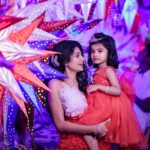 Shruthi Rajanikanth Instagram - Little angel 😍🥰 Smart fashion world makeup club Christmas photoshoot @smart_fashions_world 📸@arjun_surendranathan 💄Makeup @makeover_by_ashakesav @sreepriyag2020 @smart_makeup4083 👗@sherin7215 Kid @vignyaaurora Marine Drive, Kochi, Kerala