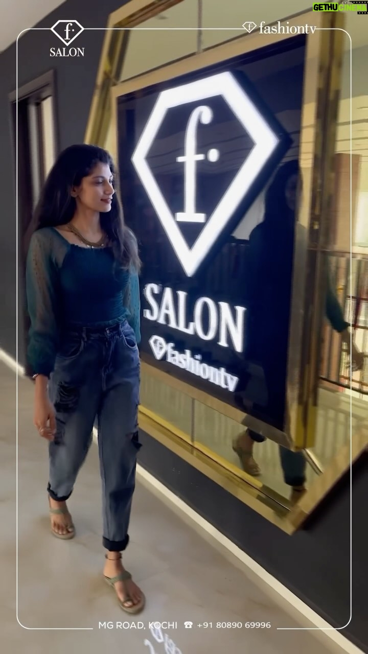 Shruthi Rajanikanth Instagram - Experience elegance and grace in every strand of these beautiful nourished locks💖Say hello to healthier hair with hairspa✨ 👉Makes hair feel softer and healthier while assisting in restoring its natural moisture levels 👉Makes hair appear bigger and thicker by increasing its volume and thickness 👉Restore hair that has been harmed by overheating, chemical treatments, or environmental causes 👉Reduce frizz and soften the hair strands, giving them a more manageable feel : : : Book your appointments at +91 80890 69996 . . . #haircolour #colouring #haircare #hairservices #hairhighlights #hairshades #ftv #ftvsalon #ftvkochi #ftvmgroad #fashiontv #fashionaddict #spa #waxing #salon #spa #beautysalon #salonlife #makeupartist #luxury #manicure