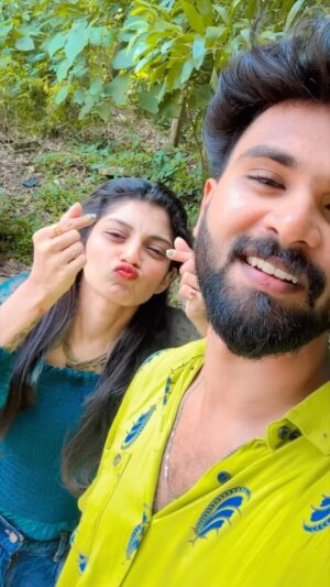 Shruthi Rajanikanth Instagram - bday boy🦋💋✨❤️🎂🍰🍡🍬 @raihu__shemi ❤️

#birthday #bff #cake