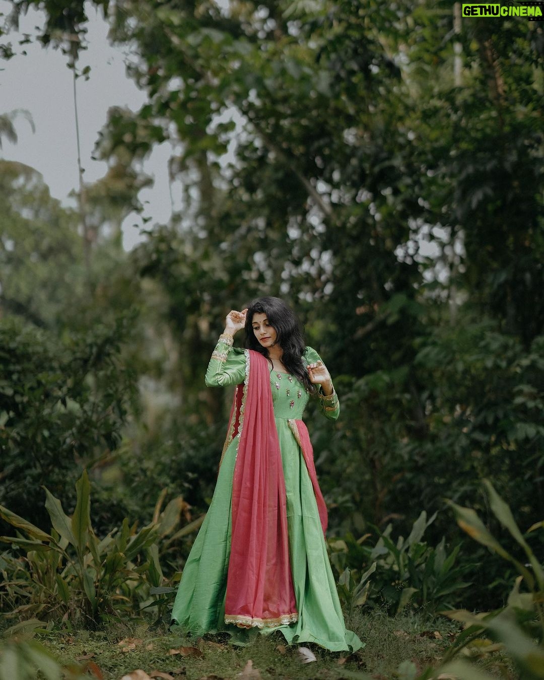 Shruthi Rajanikanth Instagram - Find her 💋🦋 📸 @___jithi___ dress @dwaniboutique Ambalapuzha