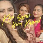 Shruti Marathe Instagram - Here’s some behind the scene 🎬 footage of #Journey Featuring- @iamparitoshtripathi @kettansingh @shrumarathe @bhaktirathod_official @hemant__kher @nidhiyasha . . #journey #shootlife #bts #filmshoot #anilsharma #shootlife #bcaunty #bcauntyvideo #banaras #varanasi #ganga Varanshi