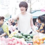 Shuichiro Naito Instagram - 写真集発売まで 残り1ヶ月！！ オフショットも載せていきます🍉 タイ🇹🇭市場で スイカ食べた！ #タイ #ประเทศไทย #パタヤ #พัทยา #市場 #ตลาด #ตลาด #ขอบคุณครับ #กรุงเทพมหานคร #แตงโม #ภาพถ่าย #อัลบั้มภาพ #ชูอิจิโรนาอิโตะ