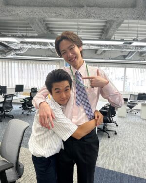 Shuichiro Naito Instagram - こっち向いてよ向井くん
最後までご覧いただきありがとうございました！

最後はteekitのメンバーとお写真を撮らせていただきました！幸せ！

とても暖かくて、しっかりと恋愛観を学べる現場でした！最後はずっと笑ってた

僕も河西のようにまっすぐに愛を伝えられる人間になっていけたらいいなっておもいました！

ありがとう河西くん。

#こっち向いてよ向井くん