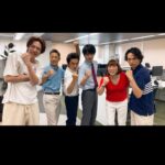 Shuichiro Naito Instagram - こっち向いてよ向井くん 最後までご覧いただきありがとうございました！ 最後はteekitのメンバーとお写真を撮らせていただきました！幸せ！ とても暖かくて、しっかりと恋愛観を学べる現場でした！最後はずっと笑ってた 僕も河西のようにまっすぐに愛を伝えられる人間になっていけたらいいなっておもいました！ ありがとう河西くん。 #こっち向いてよ向井くん