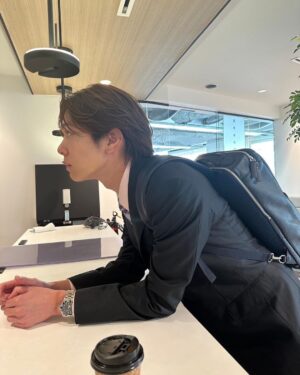 Shuichiro Naito Instagram - こっち向いてよ向井くん
最後までご覧いただきありがとうございました！

最後はteekitのメンバーとお写真を撮らせていただきました！幸せ！

とても暖かくて、しっかりと恋愛観を学べる現場でした！最後はずっと笑ってた

僕も河西のようにまっすぐに愛を伝えられる人間になっていけたらいいなっておもいました！

ありがとう河西くん。

#こっち向いてよ向井くん