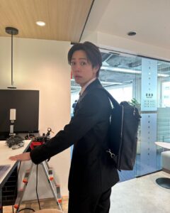 Shuichiro Naito Instagram - こっち向いてよ向井くん 最後までご覧いただきありがとうございました！ 最後はteekitのメンバーとお写真を撮らせていただきました！幸せ！ とても暖かくて、しっかりと恋愛観を学べる現場でした！最後はずっと笑ってた 僕も河西のようにまっすぐに愛を伝えられる人間になっていけたらいいなっておもいました！ ありがとう河西くん。 #こっち向いてよ向井くん
