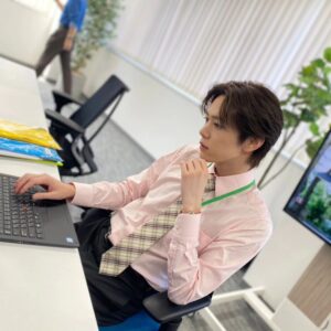 Shuichiro Naito Instagram - 今夜22時より
日本テレビ新水曜ドラマ『こっち向いてよ向井くん』に河西翔太役で出演致します。

向井くんの後輩です。
クールでちょっと無愛想ですが
みな様是非とも愛してください。

#こっち向いてよ向井くん
