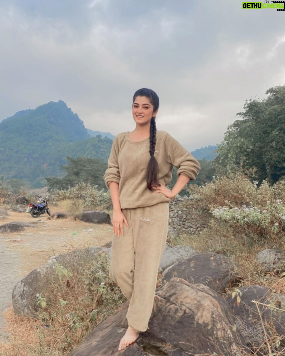 Shweta Bhattacharya Instagram - Enjoy your own company ✌🏻 #mylife #happiness #hill #winter #instagram #instagood #instadaily