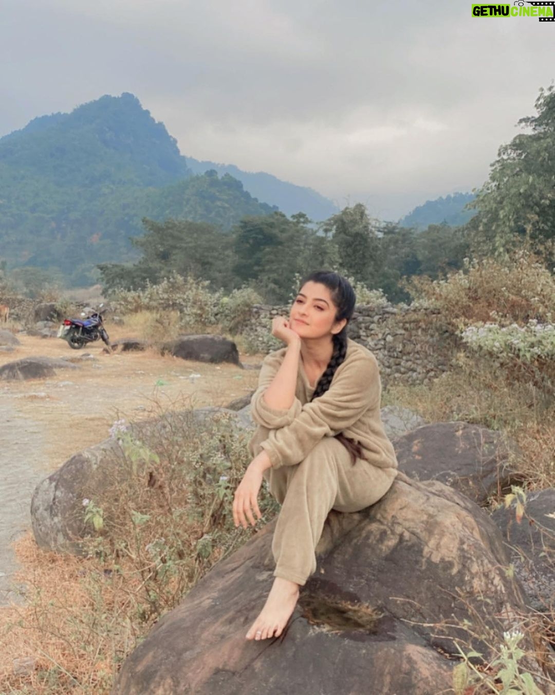 Shweta Bhattacharya Instagram - Enjoy your own company ✌🏻 #mylife #happiness #hill #winter #instagram #instagood #instadaily