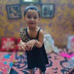 Shweta Bhattacharya Instagram – ছোট্ট মিষ্টি এক রোদের জন্মদিন আজ 😘 আমার টিপ এর জন্মদিন, দেখতে দেখতে ২ বছর হয়ে গেলো তোর… বড্ডো তাড়াতাড়ি বড়ো হয়ে যাচ্ছিস, আর কটা দিন ছোট থাক না টিপ ❤️,, তোর মুখের মিষ্টি মানি ডাক টা যে বড্ডো প্রিয় আমার কাছে😍😍তোর মানি তোকে খুব খুব ভালোবাসে টিপ 😍HAPPY BIRTHDAY LITTLE ANGEL 🎂🎂MANY MANY HAPPY RETURNS OF THE DAY🍰🍰🍫🍫