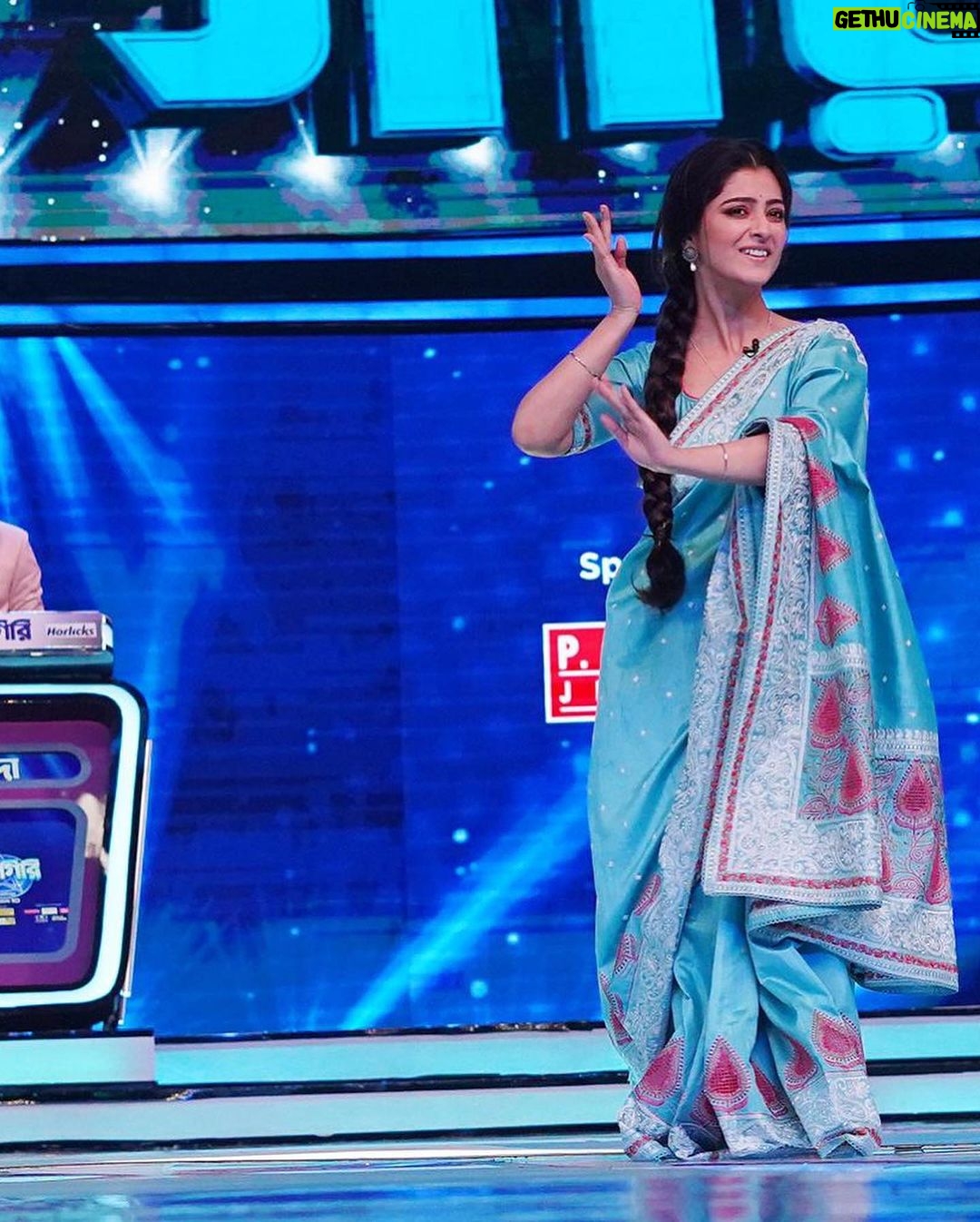 Shweta Bhattacharya Instagram - Dadagiri তে আসছি আমরা, আসছে শ্যামলি... আসছে কোন গোপনে মন ভেসেছে এর পরিবার😍 #myteam #myfamily #dadagiri #happyme #instagram #instagood #instadaily