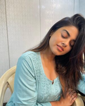 Siddhi Idnani Instagram - Vain in the Vanity 🚃