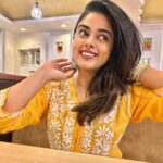 Siddhi Idnani Instagram - 💛
