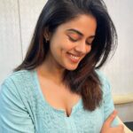 Siddhi Idnani Instagram - Vain in the Vanity 🚃