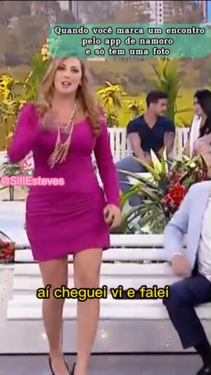 Sill Esteves Instagram - Dia dos namorados chegando e bate o desespero… kkkkk

E você? Tá namorando? Tá na pista? 

#diadosnamorados
#sillesteves
#humor
#apraçaénossa