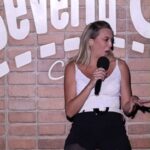Sill Esteves Instagram - Você me conhece? De onde? #humor #sillesteves #standupcomedy