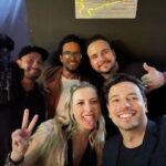 Sill Esteves Instagram - Equipe nota 1000 cobrindo o show do @leosantana e @solangealmeida. Aguardem novidades no canal da Turnit Brasil no YouTube e nas redes sociais da @sillesteves Fica técnica: Realização: @turnitbrasil Assessoria artística e imprensa: @vitordiasvalle @leandro_caleguer Apresentação: @sillesteves Audiovisual: @lindbergaudiovisual @jorge.eorendjian @japatvmaker Agradecimento especial ao @ctnsp @gabzcabral @christiane_ctn pelo carinho de sempre ❤️ Ah, e não se esqueçam de baixar o app do @clubectnsp para conferir todas as vantagens ❤️❤️ #ctn #turnitbrasil #sillesteves #clubectn #leosantana #solangealmeida CTN - Centro de Tradições Nordestinas
