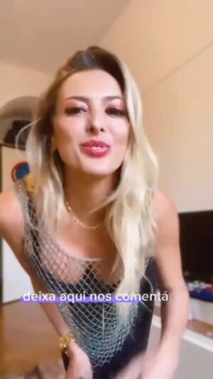 Sill Esteves Instagram - Olha essa dica! 

A Yoga tem uma variedade de peças que vocês encontram no site e no Instagram. São biquínis, maiôs, calças, etc. Confere lá! 

Eu tô amando esse look, nos meus stories eu mostro detalhes de como elas se ajustam no corpo… corre lá pra ver! 🤍

Gostou da dica? Deixe aqui sua opinião nos comentários!

#yoga #publi”