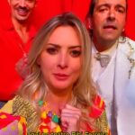 Sill Esteves Instagram - Somente esse sábado 22/07 os 100 primeiros ingressos terão preços especiais à R$10,00 em comemoração aos 50 anos do @teatrobibiferreiraoficial Pra comprar seu ingresso é muito simples, acesse a @sympla (o link tá nos meus stories) e coloque o cupom: bibi50anos PRONTO seu ingresso no valor de R$80,00 fica por SOMENTE R$10,00 APROVEITE ESSA OPORTUNIDADE ÚNICA e vem rir com a genta nessa comédia romântica que já está já 10 anos em cartaz! Elenco: @sillesteves @pfabrini @eidouglasbrito Direção @maximilianareis Luz e sonoplastia @nelsonebelt Sábado 19 horas @teatrobibiferreiraoficial Te espero lá #sillesteves #teatro #humor #comedia