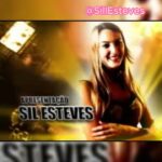 Sill Esteves Instagram - Kid Vinil!!! Nossa! Em 2004 eu já era apresentadora de uma tv bem pequena na cidade de São Paulo-Capital. Eu nem fazia stand comedy ainda, inclusive o movimento de stand up comedy iniciou em 2005 no Brasil e eu tive a honra de fazer parte desse início e permanecer na cena do humor até hoje 🙌🏻. Nossa sou uma anciã! Kkkk Gratidão por isso! Como as emissoras não contratavam alguém como eu, ainda não “conhecida” pela mídia, eu decidi criar meu próprio programa de TV! Sem nenhum dinheiro no bolso, mas com muita vontade de fazer acontecer! Chamei um SUPER amigo meu o @richie_stefano que na época tinha uma câmera e na escola ele fazia filmagens e edição para casamentos. Insisti, até que consegui convencê-lo! Ri, obrigada por ter “embarcado” nessa comigo! Ele sugeriucolocar mais uma pessoa na equipe (que aliás é o criador desse videografismo top- principalmente para 2004)E foi assim que o @anderson_gligor entrou pra equipe. A gente fez tudo na raça, com muito amor e dedicação. Investimos tempo e dinheiro do nosso bolso, pois não tínhamos nenhum patrocínio. Tive a honra de entrevistar o saudoso #kidVinil uma gratidão que não tem tamanho, eu uma jovem apresentadora, entrevistando um ícone da história da música. Ao longo da minha carreira tive a honra de conhecer, entrevistar e até ficar amiga de algumas personalidades que, até então só faziam parte dos meus sonhos de criança e adolescente! Persistência! Ter o objetivo bem definido e “fazer acontecer” sem passar por cima de ninguém, passando por diversas emissoras e sempre saindo pela porta da frente! Tenho orgulho disso tudo, pois SIM a construção de uma carreira assim é mais demorada, porém deitar a cabeça no travesseiro e viver feliz com a história que construí e continuar construindo é uma alegria que não tem tamanho. É assim que eu construo minha carreira com solidez. Tem um nome que o Kid citou que faço questão de ressaltar aqui @leojaimeoficial !O conheci no @programapanico em uma entrevista na bancada da rádio, e ainda tive o privilégio, a convite dele, de assistir seu show, na primeira fila e ainda depois fotinho no camarim! 🤍 Gratidão Leooooo (qq dia conto essa história aqui)
