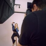 Sill Esteves Instagram - Nos bastidores com a incrível Sill Steves na agência TurnIt Brasil! #TurnItBrasil #SillSteves #EnsaioFotografico #Bastidores