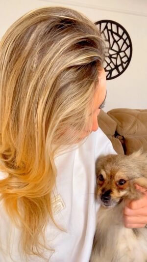 Sill Esteves Instagram - Bom diaaaa! 

Como tá as entregas aí pra você? O algoritmo tá de bem com vc? 

#sillesteves #humor #comédia #dog