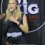 Sill Esteves Instagram - E você? Como está sua vida amorosa atualmente? #sillesteves #comedia #humor #standupcomedy #standup
