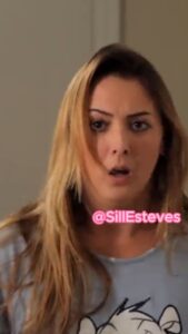 Sill Esteves Instagram - M*rri Oque você falaria para continuar vivo, se encontrasse cara a cara com a mort*? Eu tive a sorte de encontrar o @guilhermebriggs kkkk nessa esquete que fez parte da série “A Toca”, primeira produção brasileira a estrear na @netflixbrasil Assista vídeo completo no canal @parafernalhareal #humor #comedia #netflix #sillesteves