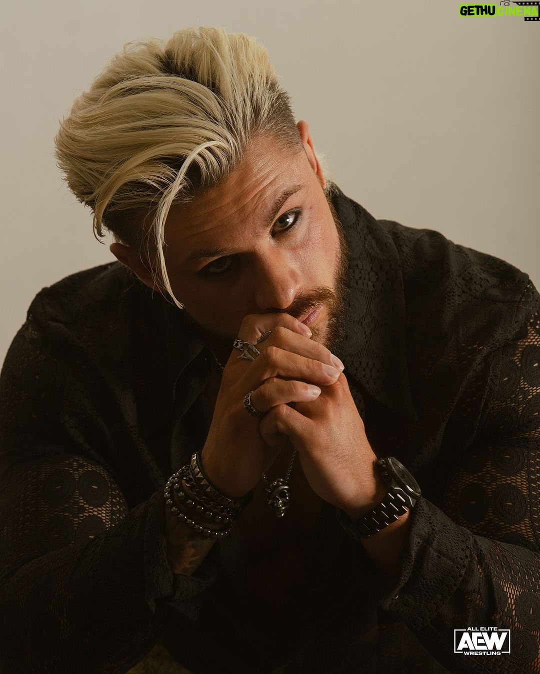Simon Kippen - 2.4K Likes - #Heartbreaker Be smart, put this face all over your marketing @AEW. Get wet and wild 😏