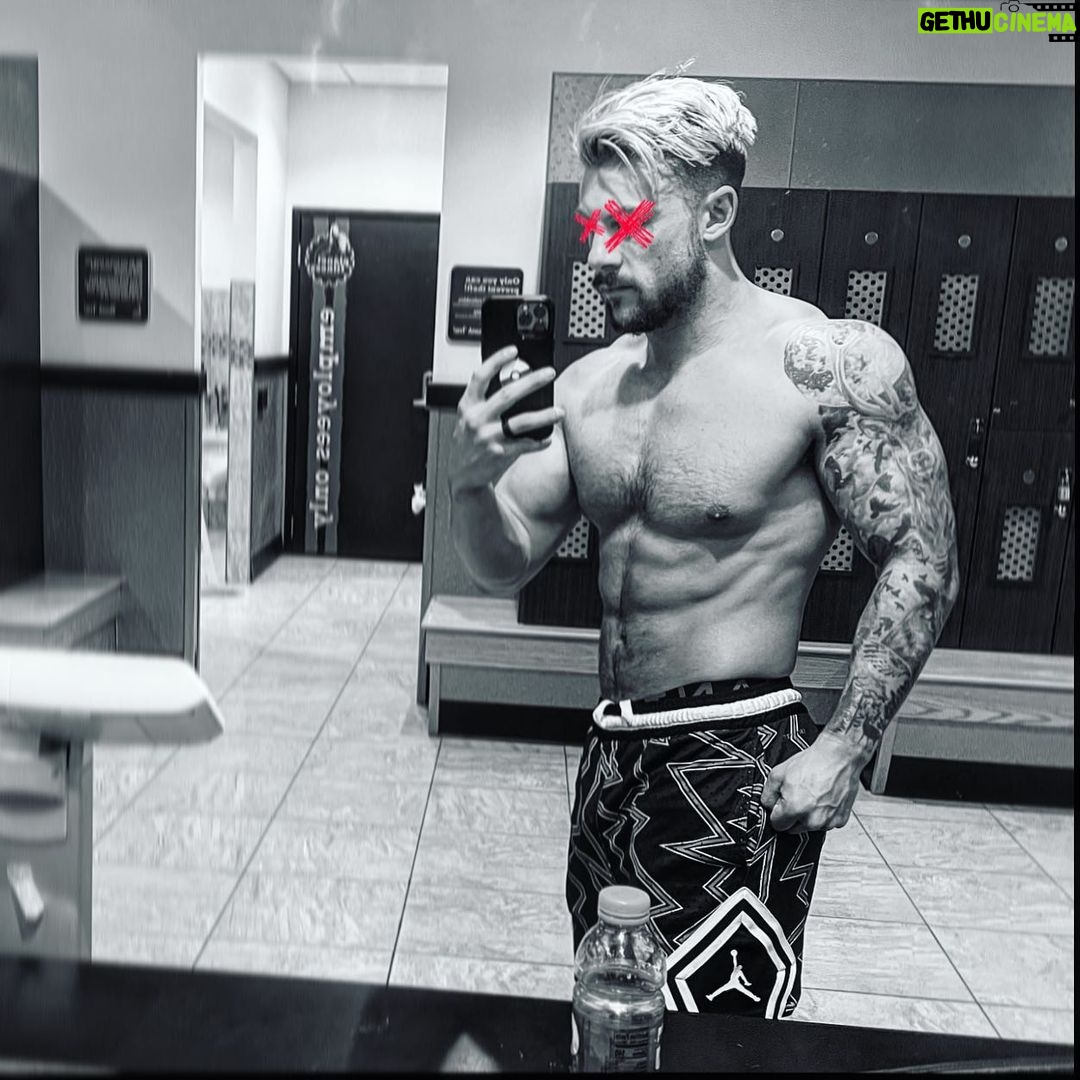 Simon Kippen - 3.5K Likes - You’ve been down too long in the midnight sea, oh what’s becoming of me? #aew
