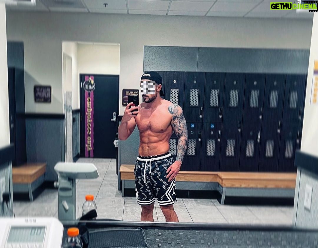 Simon Kippen - 2.2K Likes - Evolve… Reclaim.
.
#aew #evolution #gymmotivation