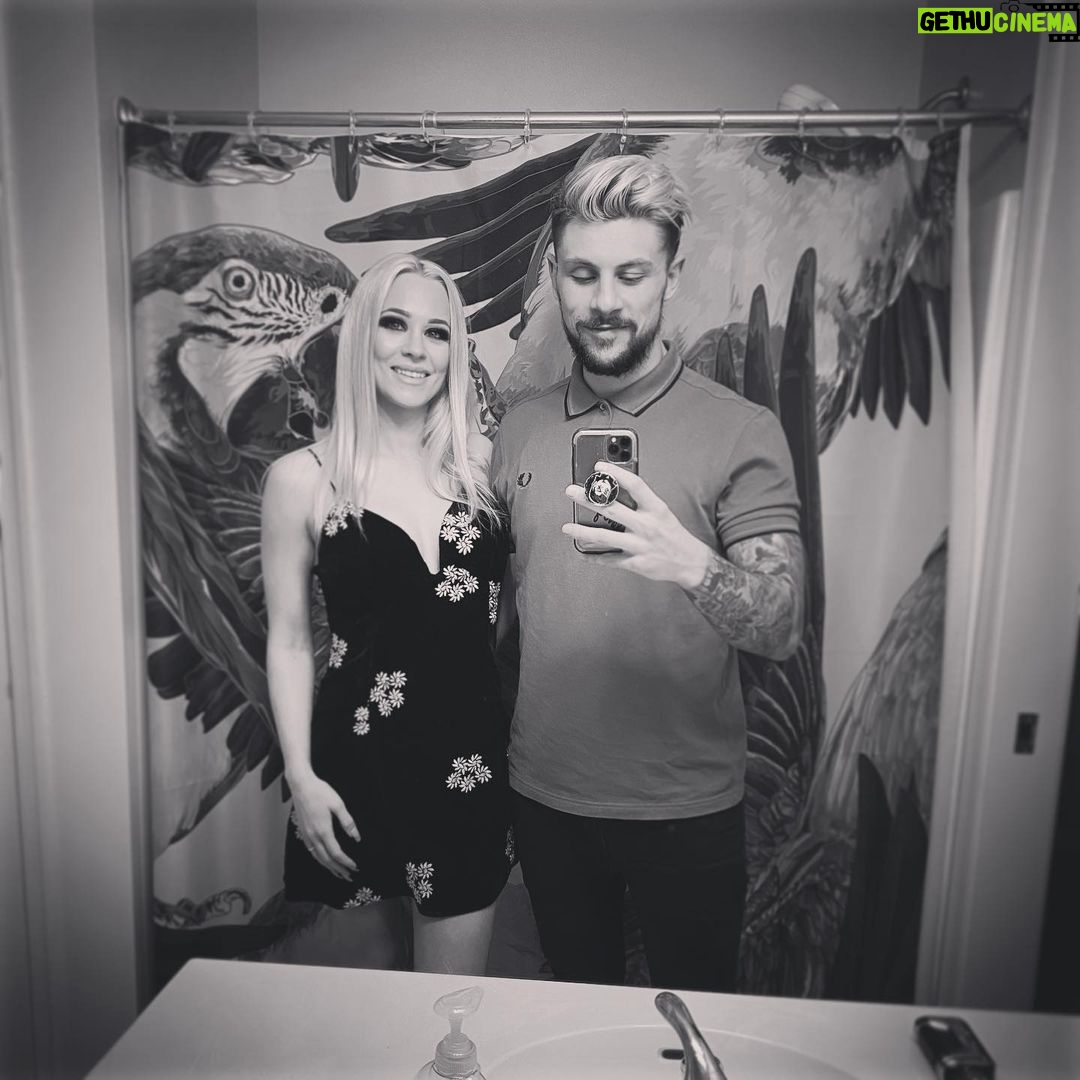 Simon Kippen - 3.7K Likes - Rare 📦less sighting 😌 @the_penelopeford #superbadsquad