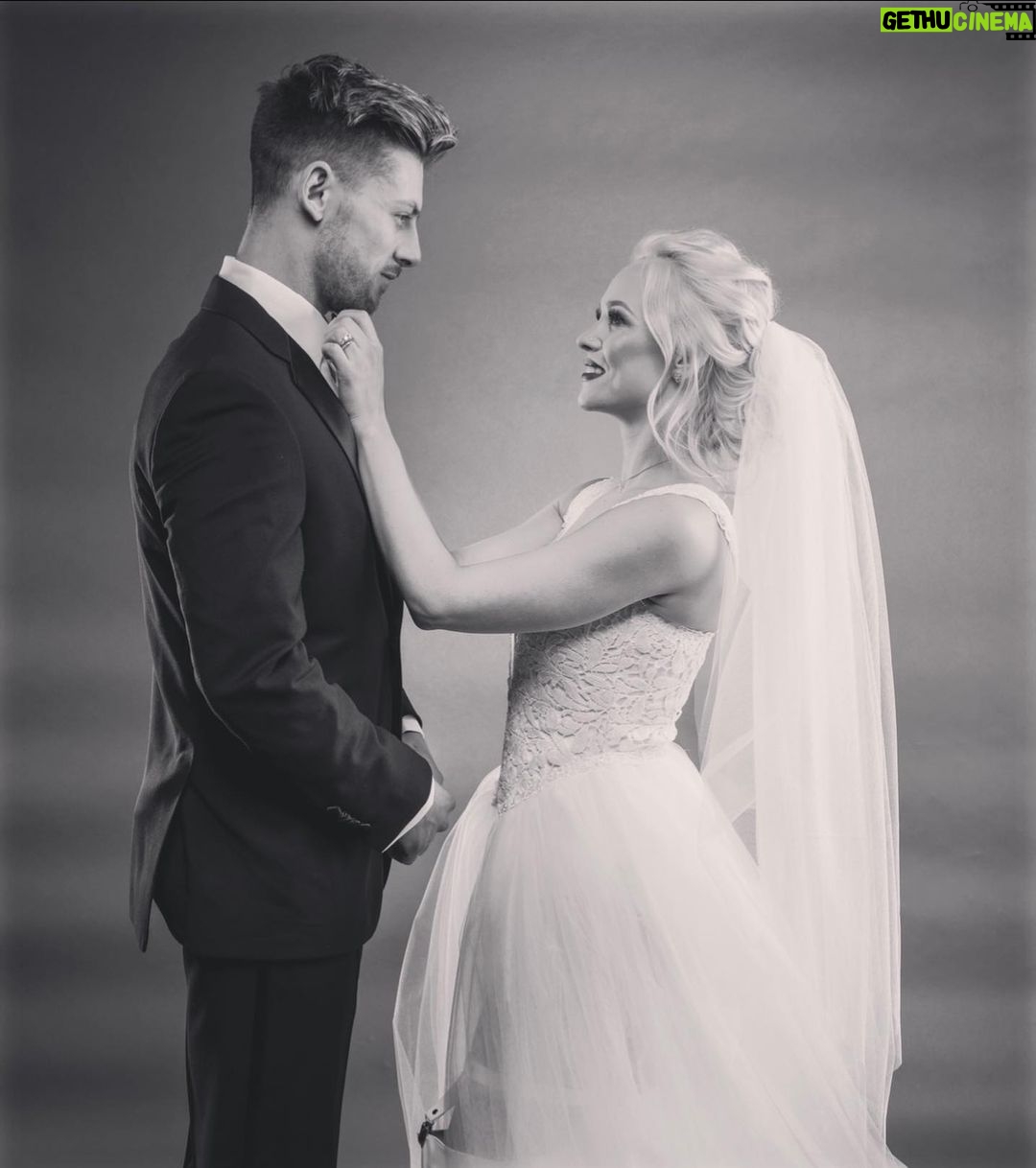 Simon Kippen - 5.9K Likes - Happy birthday my dear @the_penelopeford 💕