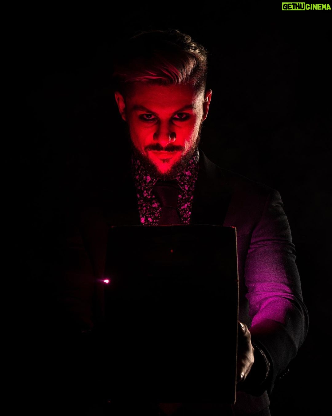 Simon Kippen - 3.9K Likes - Let’s start a Riot… #aew #underrated #over