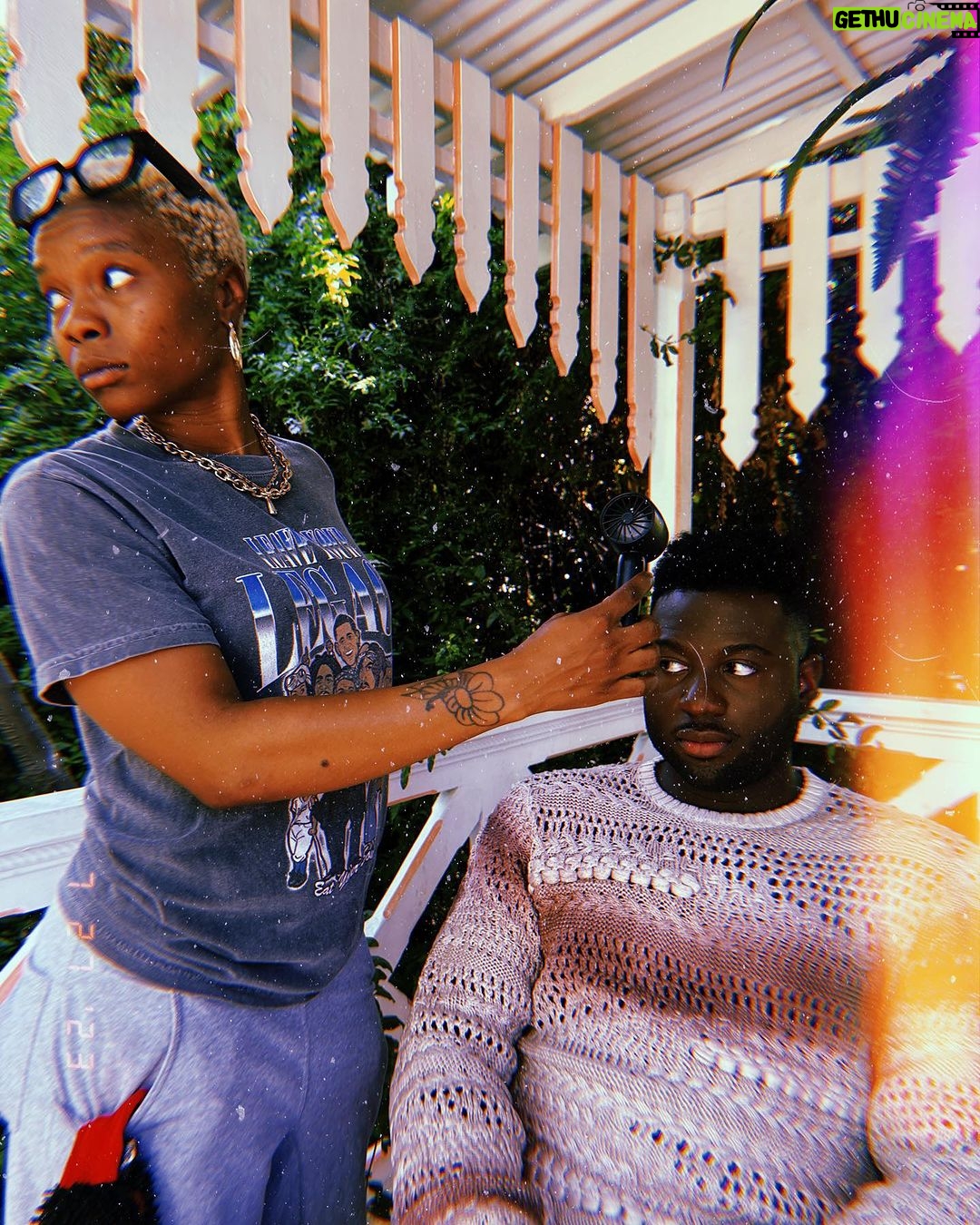 Sinqua Walls - 8K Likes - BTS: SCHĂśN
Me & This Lady been on the road this year. From City to city and Set to Set!! My homie, confidant, and friend. W/out you there would be no my SKIN poppin đ. I couldnât make a BTS post with out highlighting my ACE. Happy Belated Birthday to âThe Peoples Champâ @ninjaaaaaa â¨â¨đđż