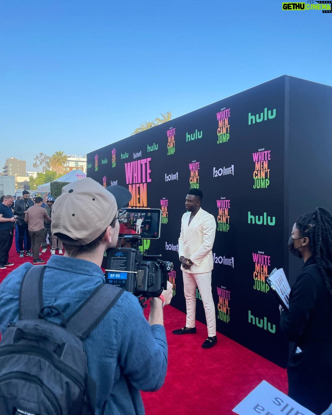 Sinqua Walls - 7.8K Likes - Wow! What a night! Thank you to everyone who made this project come to life.
White Men Cant Jump premiers on @hulu MAY 19th