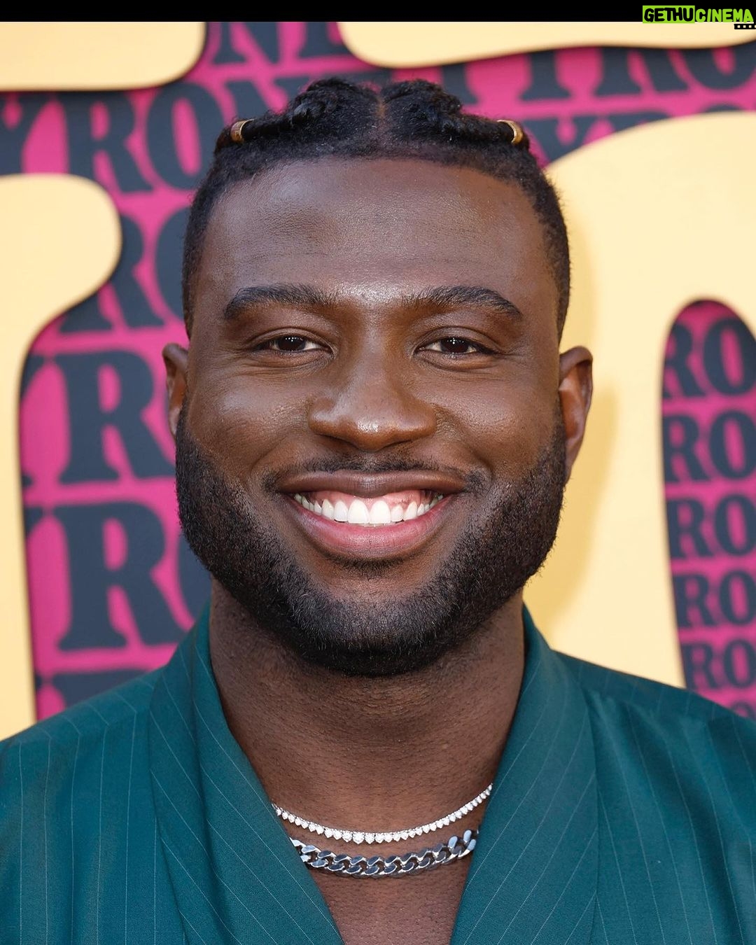 Sinqua Walls - 20.1K Likes - They Cloned Tyrone!!
And made a Great Film!! Such a well done!! And thoughtful film. And great work by every artist that had a hand in it. Thanks to Netflix for having me! And getting a chance to see my Blackening Brothers was Icing on cake đŤĄđŤĄâ¨