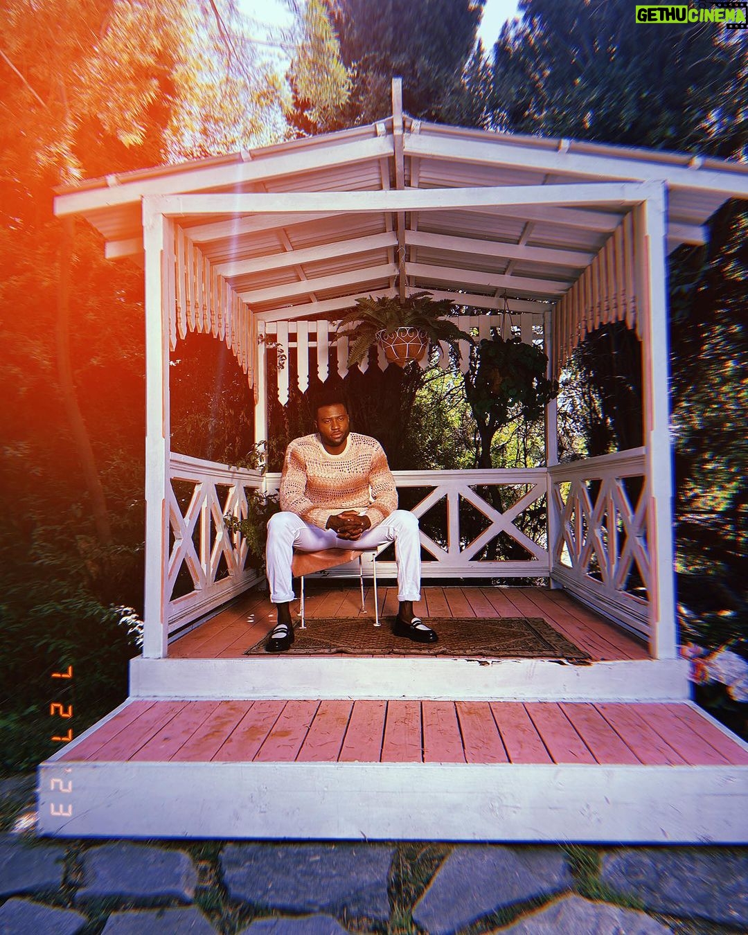 Sinqua Walls - 8K Likes - BTS: SCHĂśN
Me & This Lady been on the road this year. From City to city and Set to Set!! My homie, confidant, and friend. W/out you there would be no my SKIN poppin đ. I couldnât make a BTS post with out highlighting my ACE. Happy Belated Birthday to âThe Peoples Champâ @ninjaaaaaa â¨â¨đđż