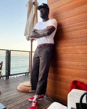 Sinqua Walls Instagram - Just a Random Summer Dump on a Saturday!! P.S.  It’s hot outside 😳