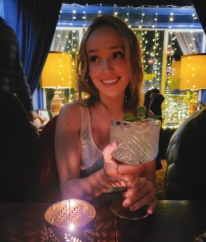 Siobhan Williams Instagram - Thank you SO much for all of your sweet birthday messages. I’m so grateful for all your support and kind words.  You guys are the best. 🤍 cheers to you!
.
.
.
#thequarry